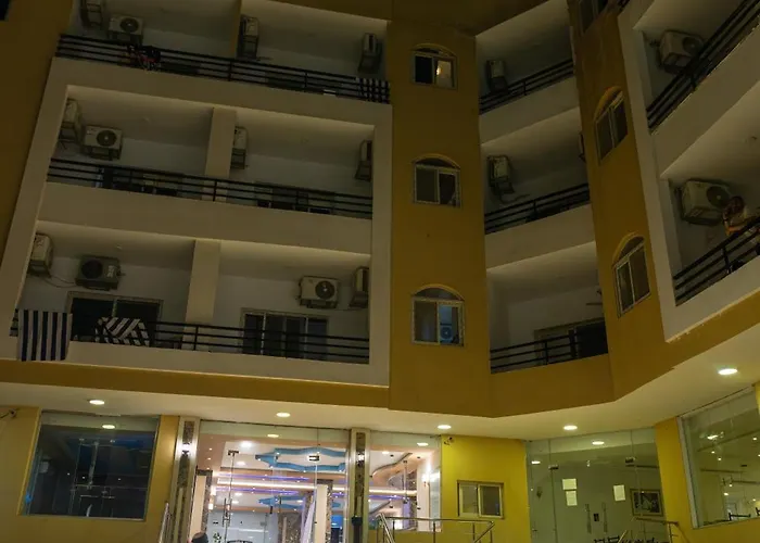Hotel Fox House &