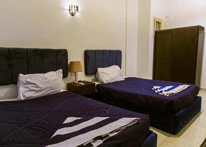 Hotel Fox House &